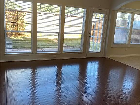 3rd image of 10910 Chazenwood Dr
