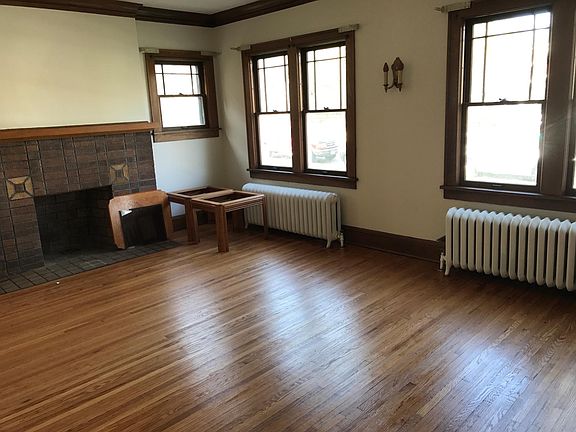 5th image of 3725 Columbus Ave
