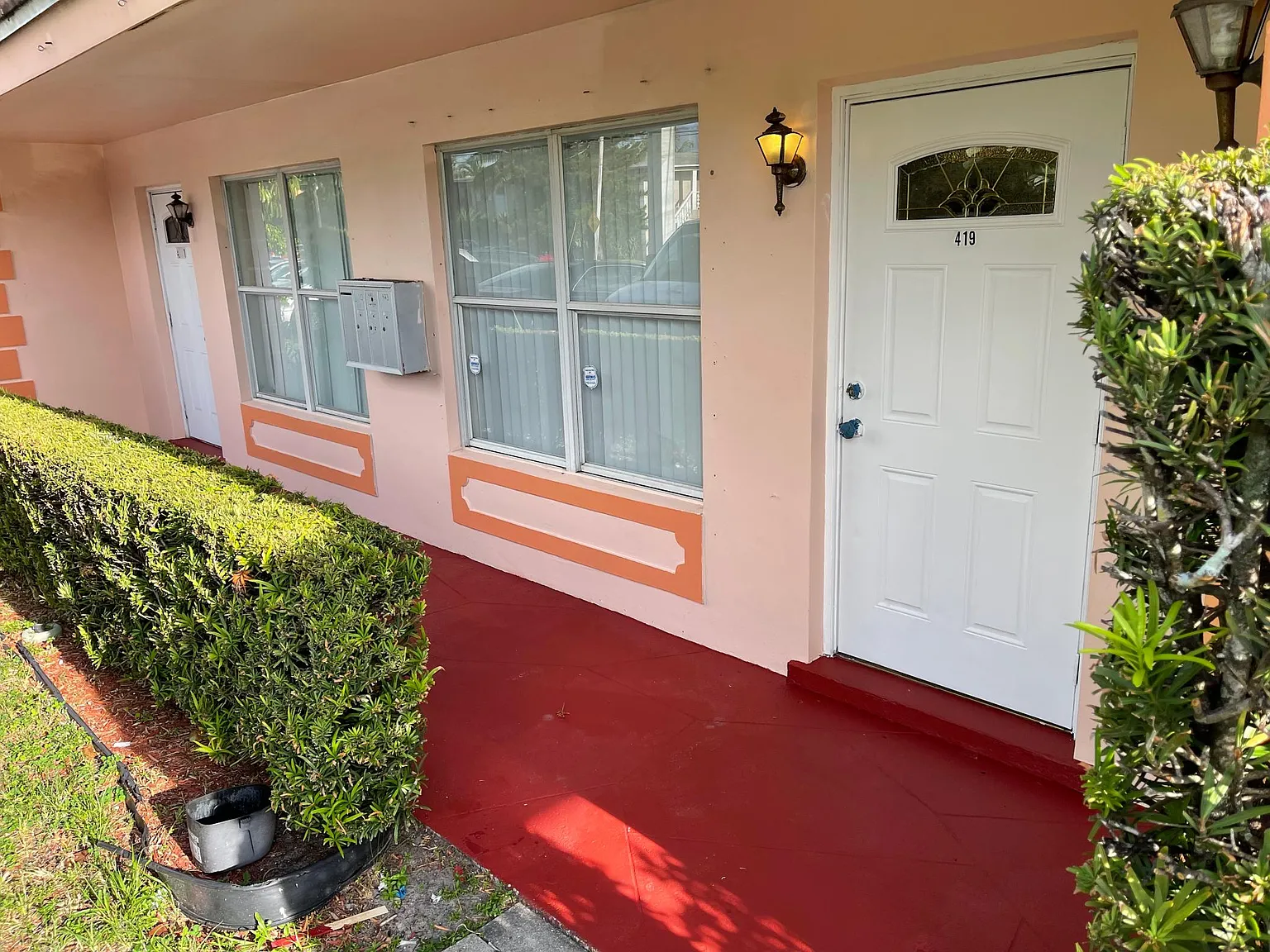 419 SW 15th St — Photo 3