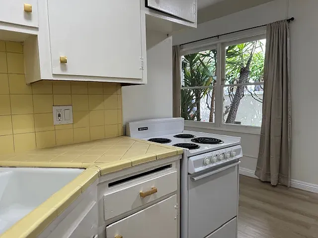184 Moss Way #B — Photo 6