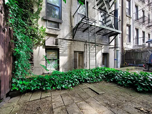 Rented by Metropolitan Property Group | media 2