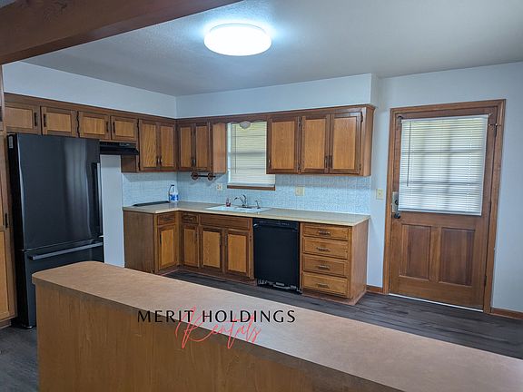 3rd image of 1427 S Haden Ct