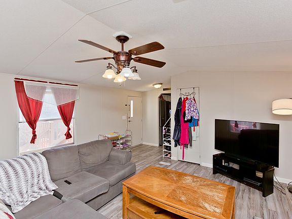 4th image of 1200 Lonnie Way