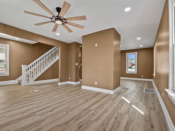 2nd image of 391 Vermont Ave