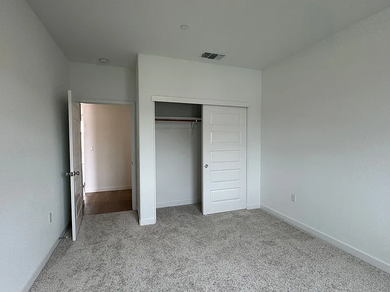 10962 Admiral Cove Way — Photo 5