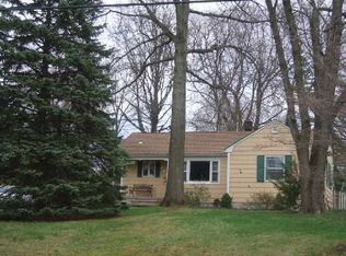 405 Chain O Hills Rd, Colonia, NJ 07067