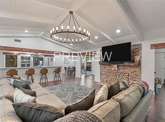 2nd image of 921 Highland Dr