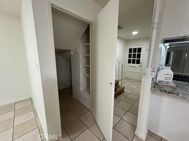 684 E Lee Pl — Photo 40
