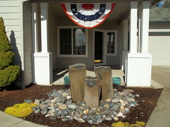 4th image of 106 NE 14th Ct