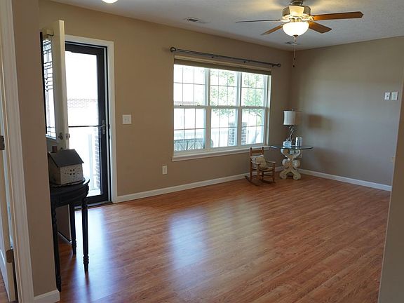 3rd image of 5566 Olde Winton Ct