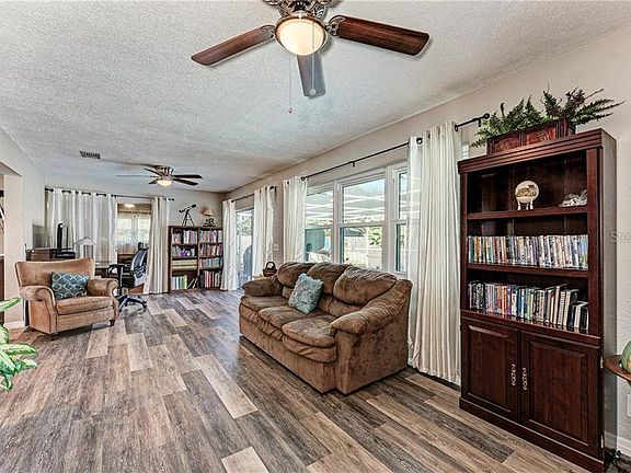 4th image of 3841 Prado Dr