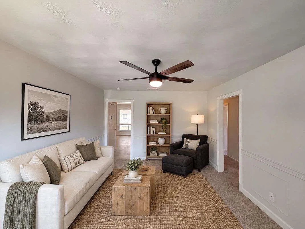 3 bed, 1345 sqft, $2,000 — Photo 2
