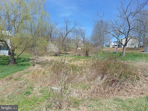 3rd image of 1126 W Wynonah Dr