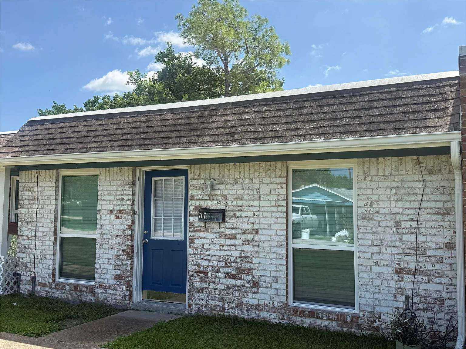 2 bed, 1.0 bath, 912 sqft, $1,450 — Photo 1