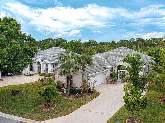 3rd image of 7552 SE Bay Cedar Circle