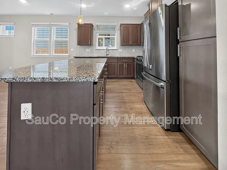 3909 SE Zircon Ln — Photo 6