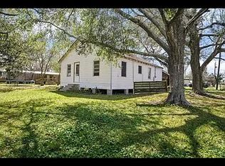 505 5th St, Winnie, TX 77665