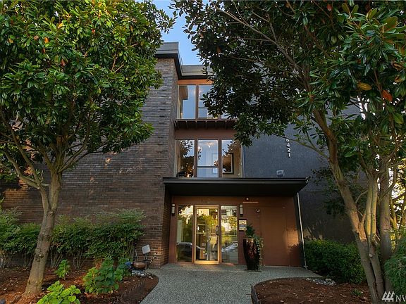 4th image of 6421 Lake Washington Blvd NE APT 203