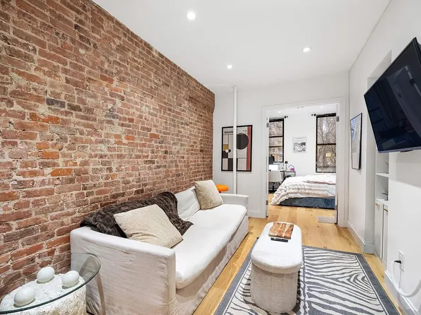 347 E 5th St #1A, New York, NY 10003