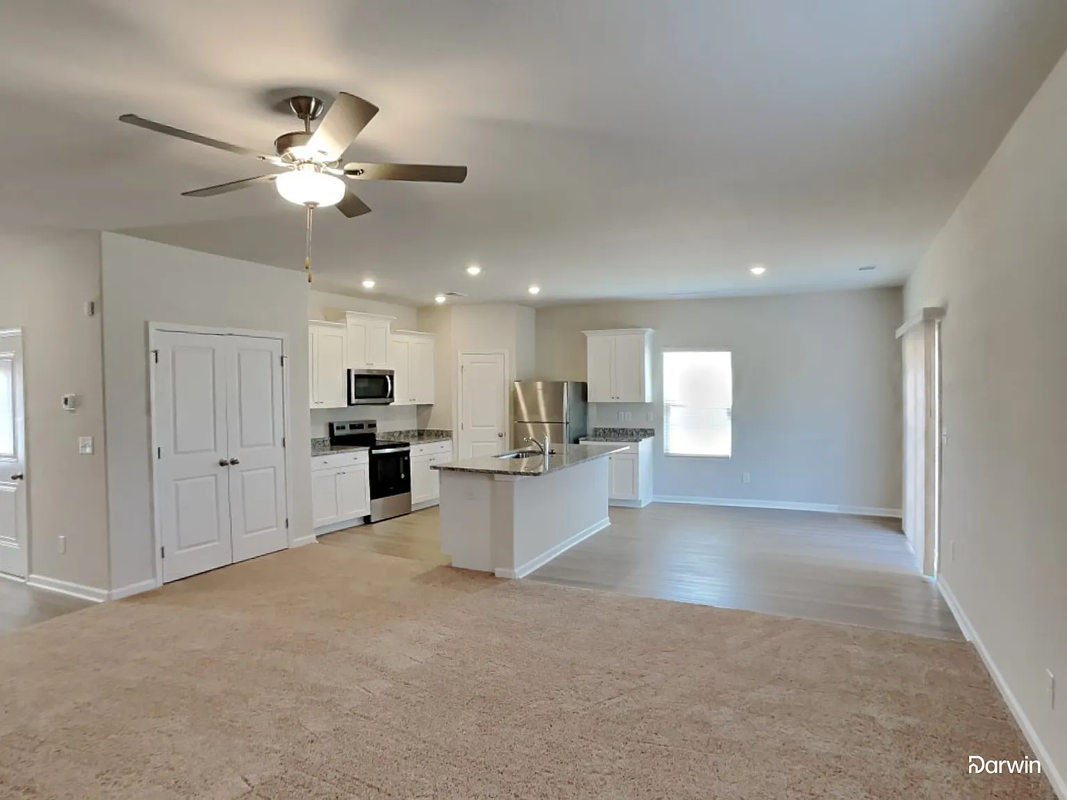 4 bed, 2.5 bath, 1800 sqft, $1,820 — Photo 2