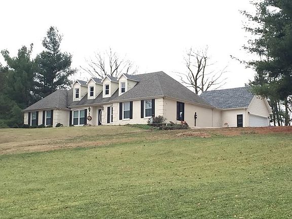 2nd image of 155 Hillcrest Cir