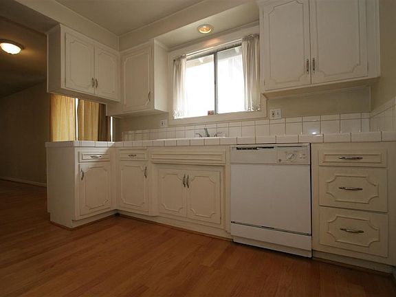4th image of 3151 Arlotte Ave