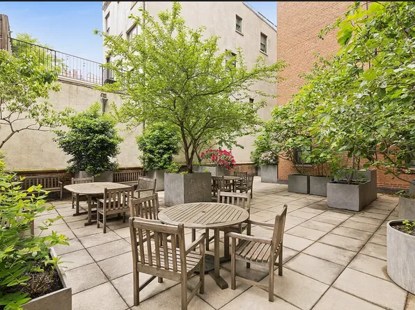 350 Bleecker Street image 6 of 7