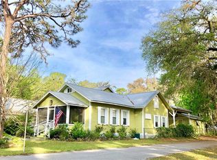 6202 Riverside Dr, Yankeetown, FL 34498