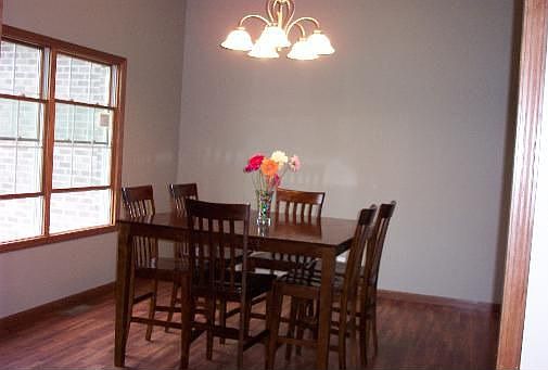 2nd image of 1370 King Ct