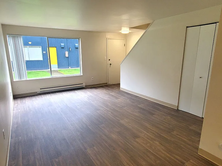 LC125th Townhomes — Photo 33