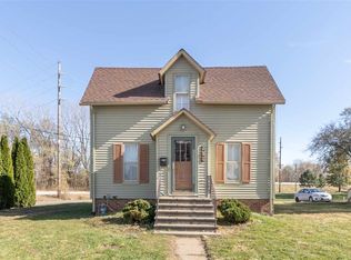 704 Bluff St, Cedar Falls, IA 50613
