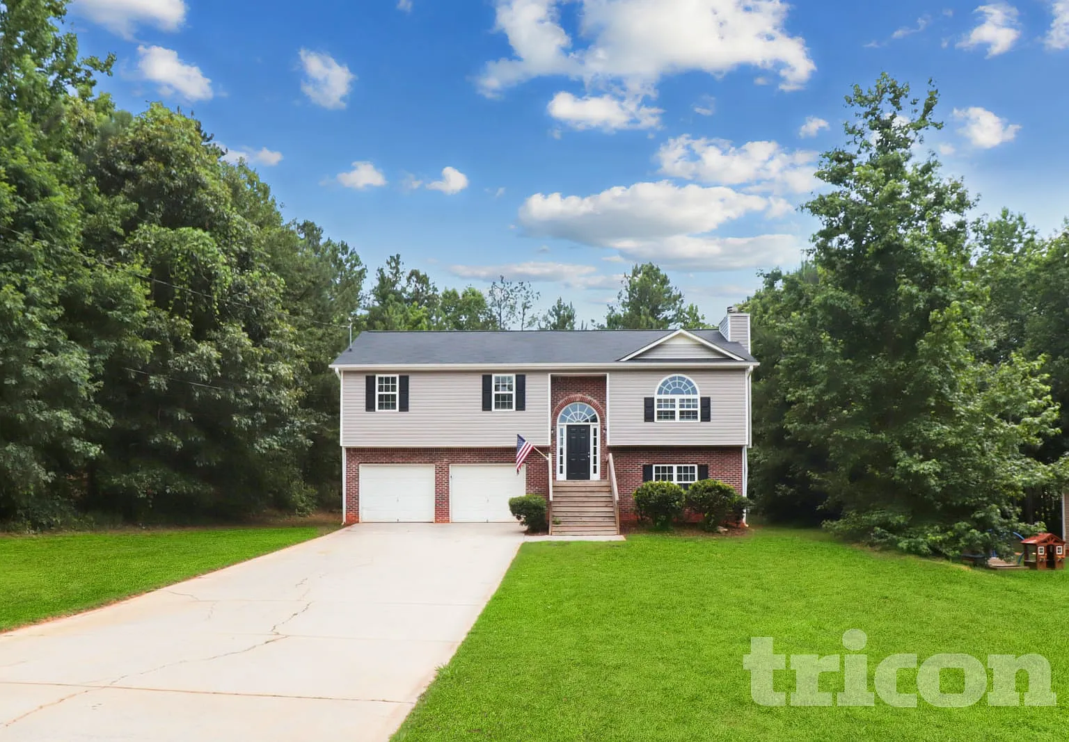676 Eagles Nest Circle Carrollton GA — Photo 1