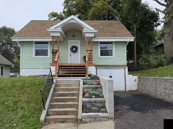 4277 Binney St, Omaha, NE 68111