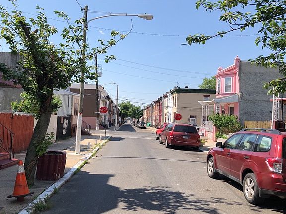 4th image of 3915 N Delhi St