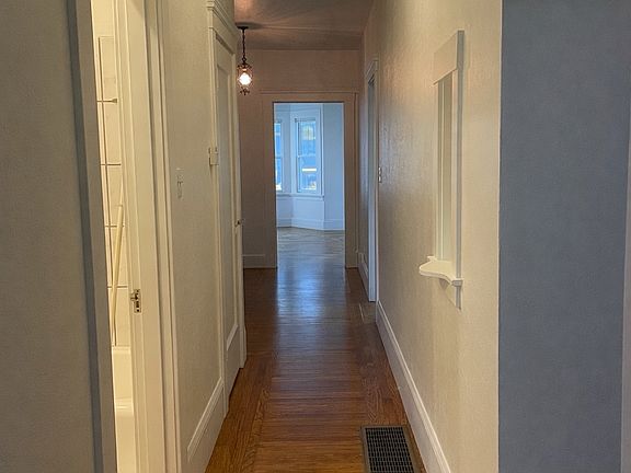 4th image of 244 30th St