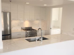 8600 Burton Way #402, Los Angeles, CA 90048
