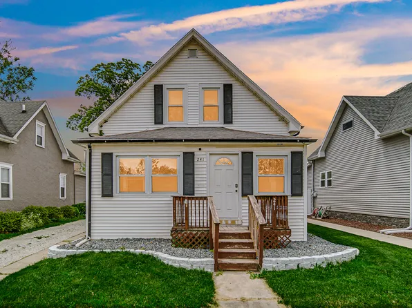 241 N Fulton Ave, Bradley, IL 60915