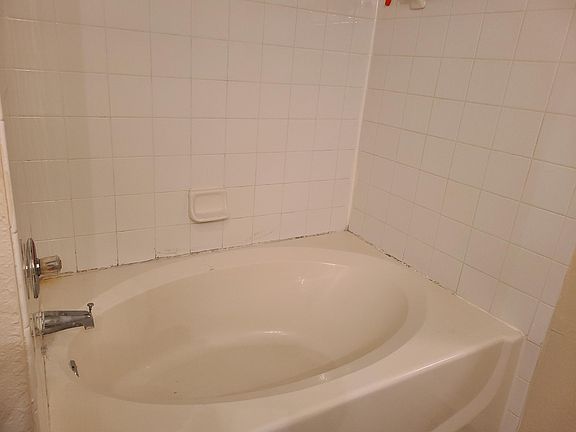 4th image of 23580 Walden Center Dr