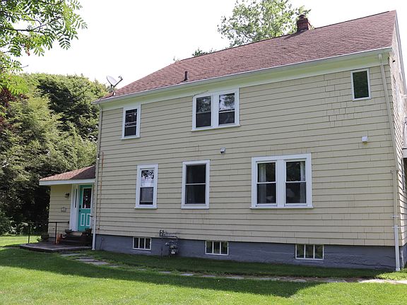 3rd image of 140 Maple Ave #1