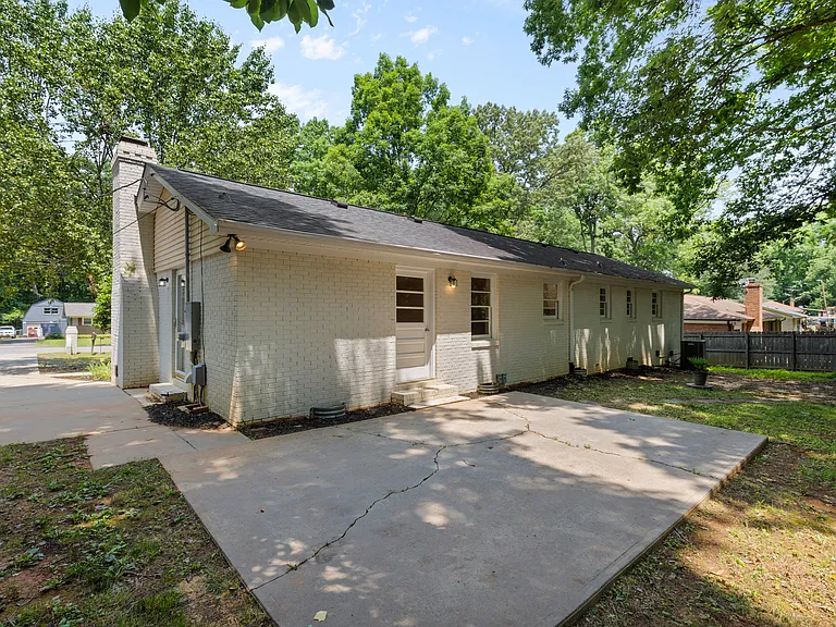 6101 Davidson Dr — Photo 14