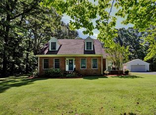 141 Quarters Cove Dr, Weems, VA 22576