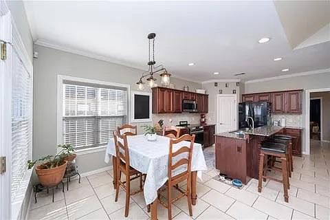 4th image of 1412 NE Dysart Woods Ln