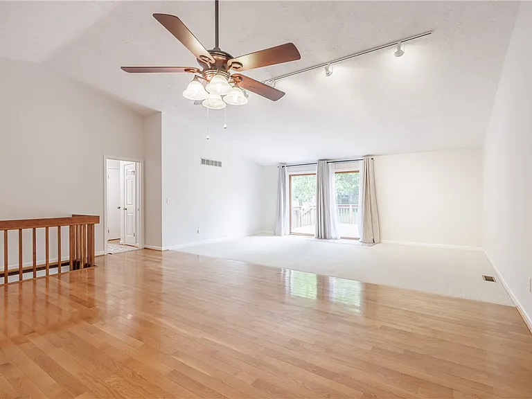 30 Cambridge Ct — Photo 10