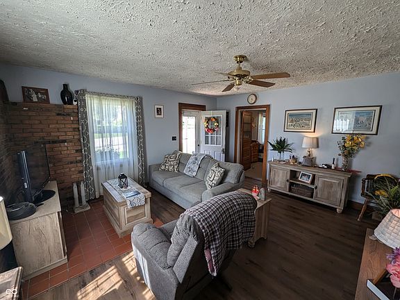 5th image of 2413 E County Road 820 S