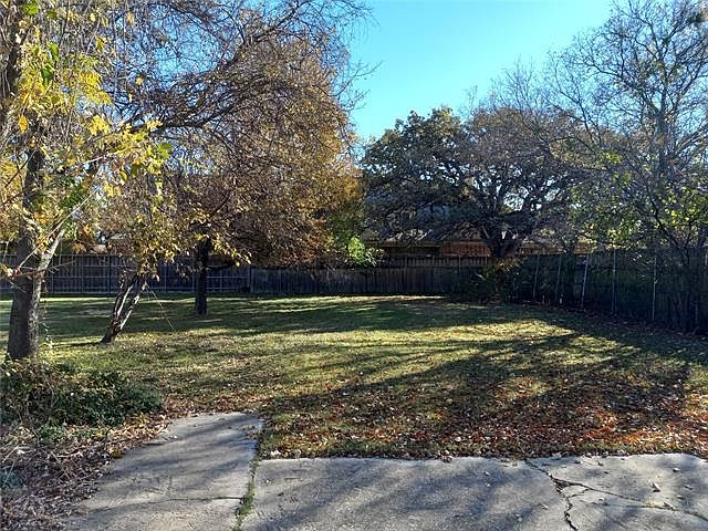 2nd image of 532 Coppell Rd