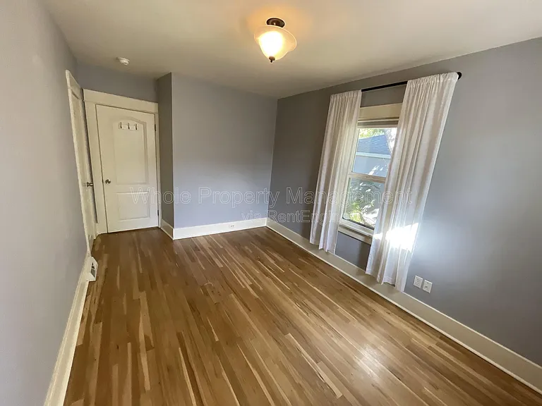 4909 Beach Ct — Photo 34