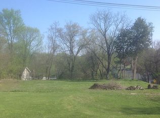 2336 N 11th St, Clinton, IA 52732
