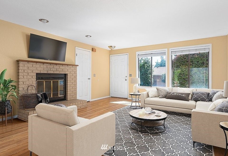 1st image of 685 NW Atalanta Way APT 2