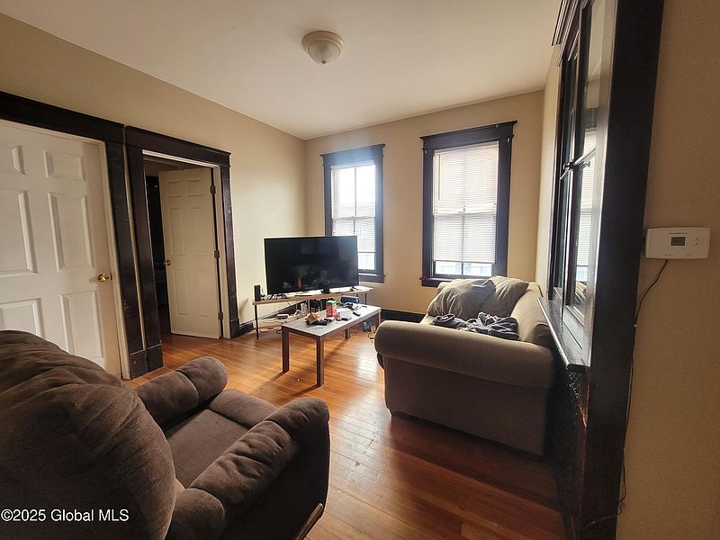 4th image of 106 Spring Street