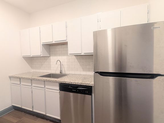 4th image of 1225 W North Ave APT 102